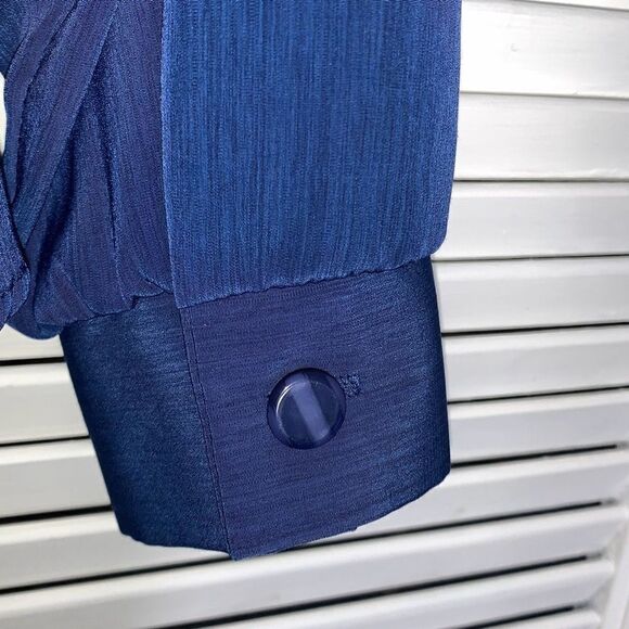 Vintage Blue Chiffon Bow Tie Button Down Blouse Size Large - Picture 8 of 10
